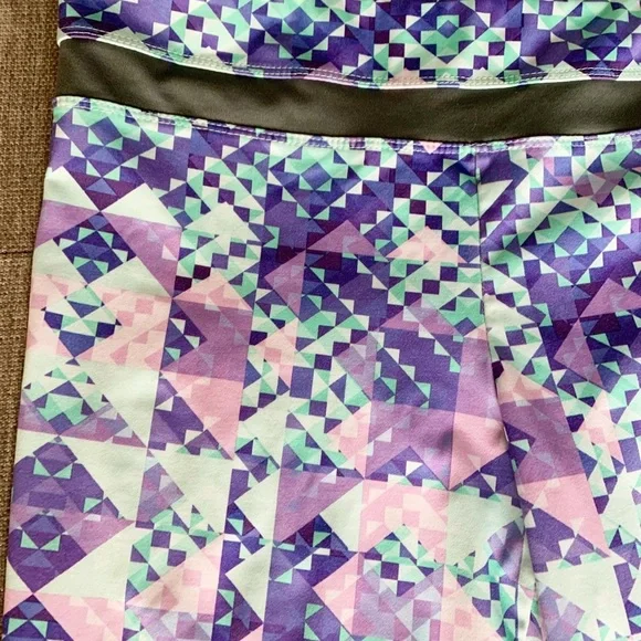 Love Love Dream geometric print crop leggings L - Picture 2 of 5